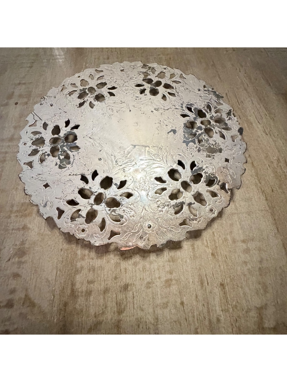 Vintage Raimond Silverplate Floral Pierced Trivet Footed Round Italy 8”
